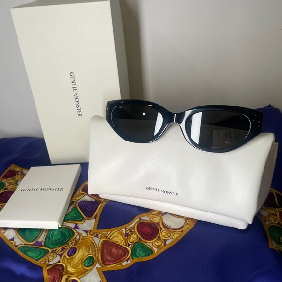 Gentle Monster Statement Black Sunglasses Gold Detail Trendy main image 8